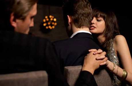 О чем подруги нам врут BroDude.ru brodude.ru, 28.06.2013, F1tEiIuSPD5Dru8BW7BWRMzQStIuZkqC