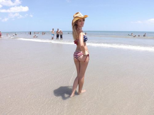 Сезон бикини все еще продолжается BroDude.ru brodude.ru, 2.08.2013, SEPLplQvGK8jxjGNG4zz5DuhQOvPBxpt