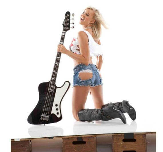 Девушки в джинсовых шортах BroDude.ru brodude.ru, 8.08.2013, fJb2cBRnSuKwGcxqJUXyyBtKADRJba5w