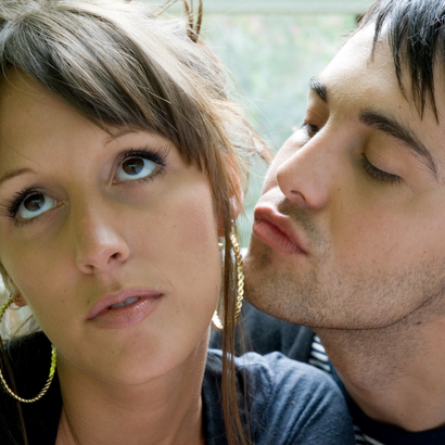 Как разговаривать с плачущей эмоциональной девушкой BroDude.ru brodude.ru 18.09.2013 yO1VmuAICYYo9